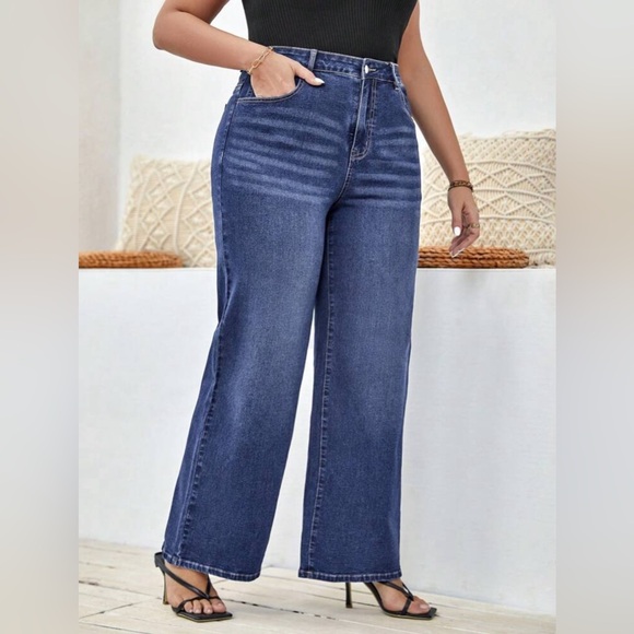 NWOT LUNE Plus Sized Relaxed Fit Washed Straight Leg Jeans size OXL/12 - Picture 4 of 7